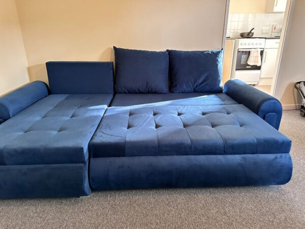 Berlin Blue velvet corner sofa bed with double storage - Image 4