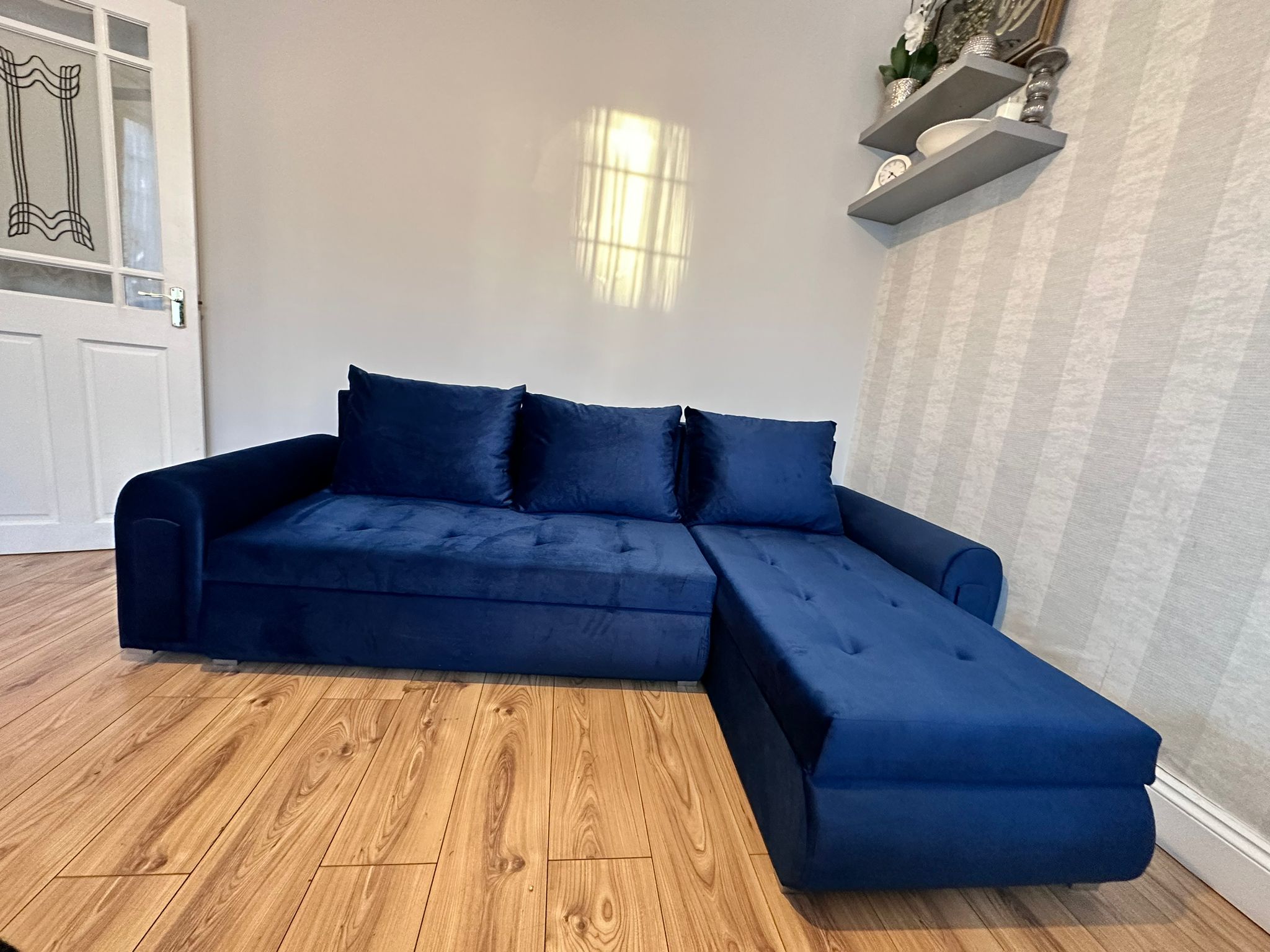 Berlin Blue velvet corner sofa bed with double storage - Image 7