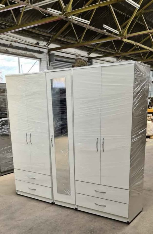 5 door wardrobe Set with Chest of Drawers, Bedside Table & Top boxes- Fully Assembled - Image 9